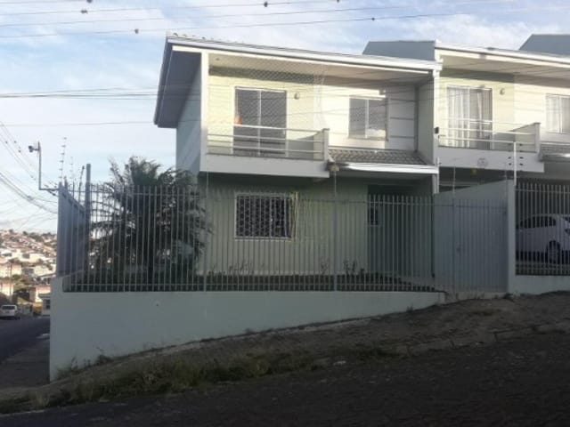 Sobrado com 3 dormitórios à venda