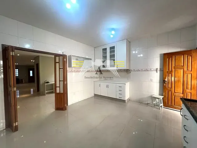 Sobrado com 340m² 5 quartos e 4 banheiros, à venda ou para alugar, no bairro Belém em São Paulo