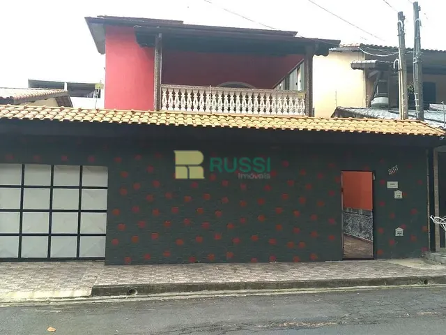 Sobrado com 250m² 3 quartos e 2 banheiros, à venda, no bairro Jardim Terras de São João em Jacareí