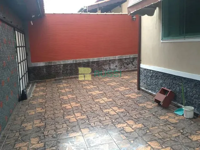 Sobrado com 250m² 3 quartos e 2 banheiros, à venda, no bairro Jardim Terras de São João em Jacareí