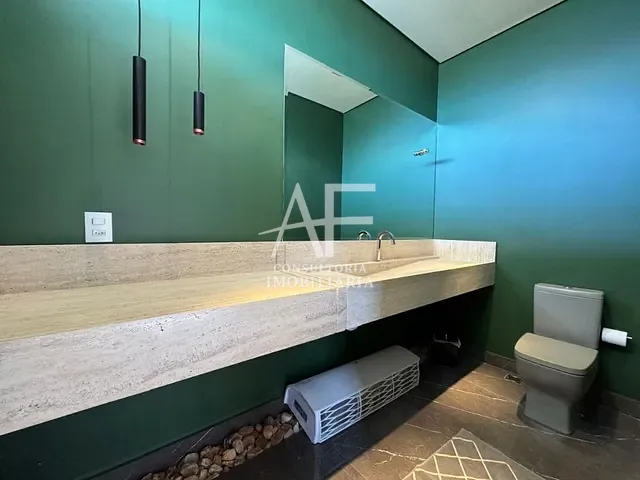 Sobrado com 360m² 3 quartos e 3 banheiros, à venda ou para alugar, no bairro Condomínio Ouro Ville em Taubaté