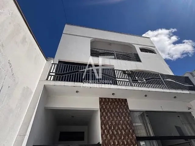 Sobrado com 354m² 3 quartos e 7 banheiros, à venda, no bairro Centro em Taubaté