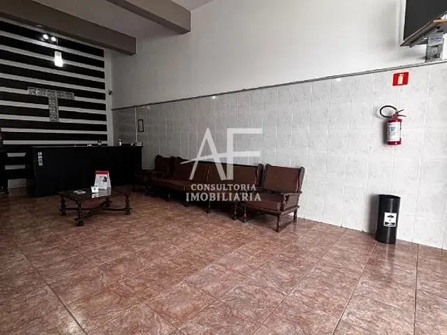 Sobrado com 354m² 3 quartos e 7 banheiros, à venda, no bairro Centro em Taubaté