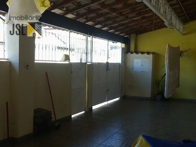Sobrado com 167m² 2 quartos e 2 banheiros, à venda, no bairro Vila Menino Jesus em Caçapava