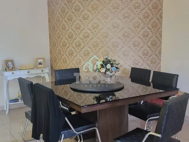 Sobrado 3 quartos e 2 banheiros, para alugar, no bairro Monção em Taubaté