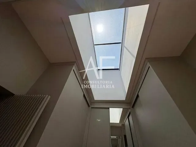 Sobrado com 250m² 4 quartos e 6 banheiros, à venda, no bairro Jardim Santa Júlia em São José dos Campos