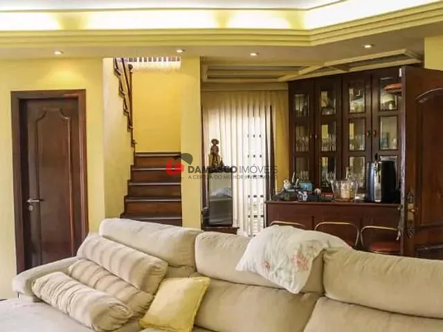 Sobrado com 245m² 3 quartos e 1 banheiro, à venda, no bairro Cerâmica em São Caetano do Sul