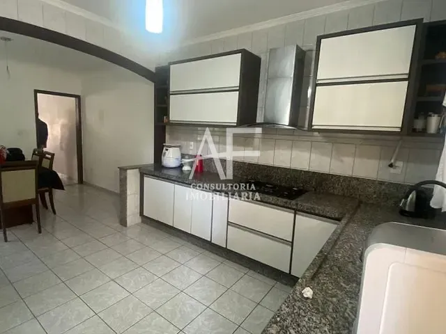 Sobrado com 125m² 3 quartos e 2 banheiros, à venda, no bairro Jardim Portugal em São José dos Campos