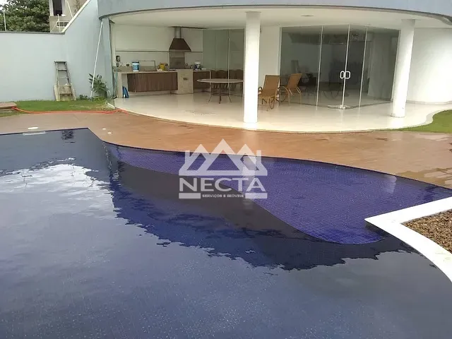 Sobrado com 500m² 3 quartos e 5 banheiros, à venda, no bairro Prainha em Caraguatatuba