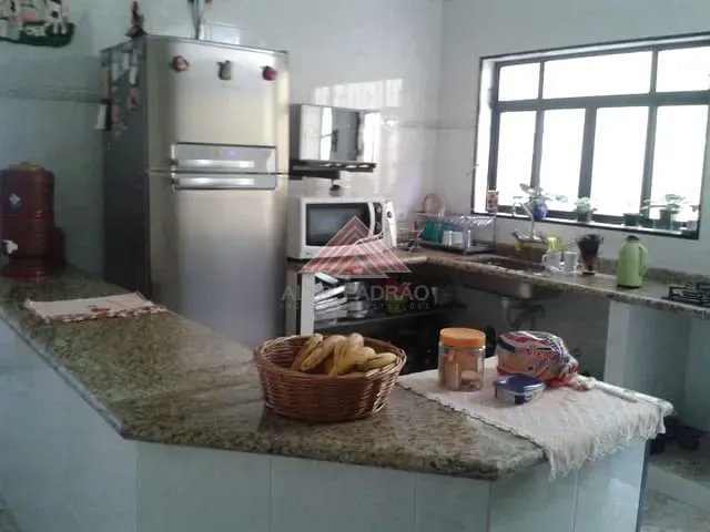 Sobrado à venda, no bairro Jardim Guapituba em Mauá