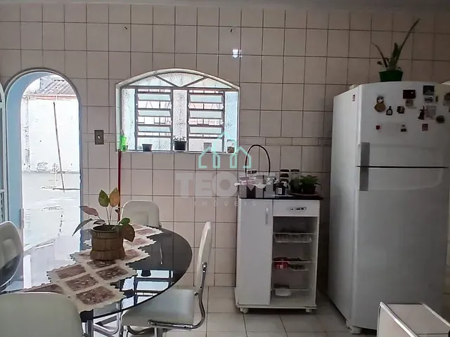 Sobrado 3 quartos e 1 banheiro, à venda, no bairro Jardim Gurilândia em Taubaté