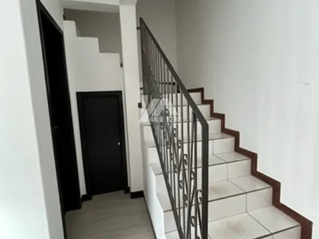 Sobrado 3 quartos e 3 banheiros, à venda, no bairro Estrela em Ponta Grossa