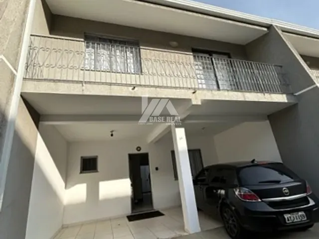 Sobrado 3 quartos e 3 banheiros, à venda, no bairro Estrela em Ponta Grossa