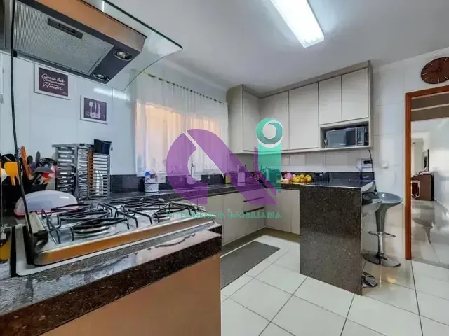 Sobrado com 164m² 3 quartos e 2 banheiros, à venda, no bairro Bela Vista em Osasco