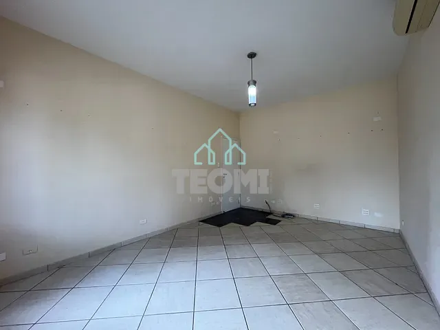Sobrado com 533m² 4 quartos e 1 banheiro, à venda ou para alugar, no bairro Jardim das Nações em Taubaté