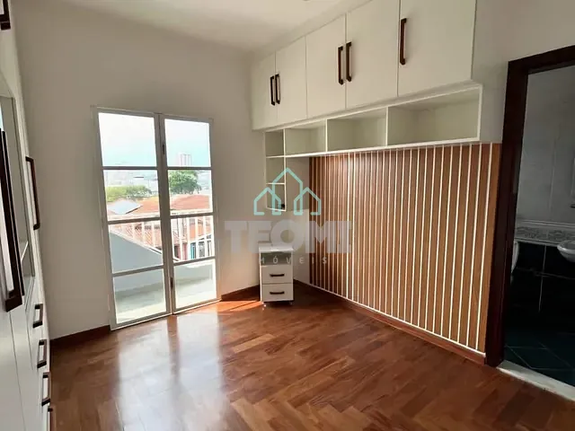 Sobrado 3 quartos e 2 banheiros, à venda, no bairro Esplanada Independência em Taubaté