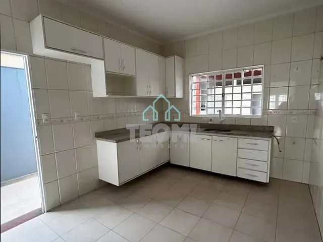 Sobrado 3 quartos e 2 banheiros, à venda, no bairro Esplanada Independência em Taubaté