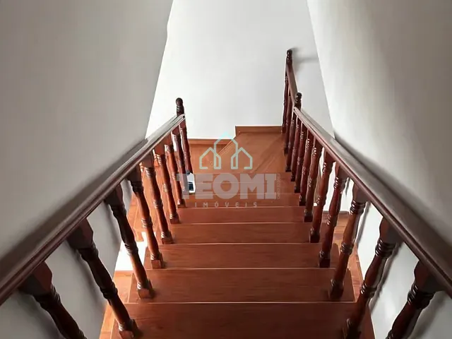 Sobrado 3 quartos e 2 banheiros, à venda, no bairro Esplanada Independência em Taubaté