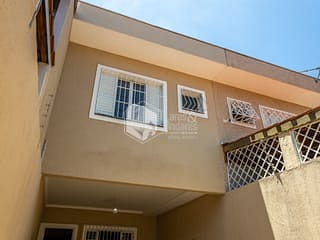 Foto do Sobrado-Sobrado para venda em Pedreira com 3 quartos, sendo 1 suíte, 95m²