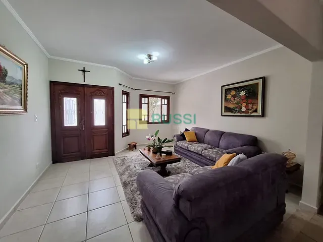 Sobrado com 250m² 3 quartos e 3 banheiros, à venda, no bairro Cidade Jardim em Jacareí