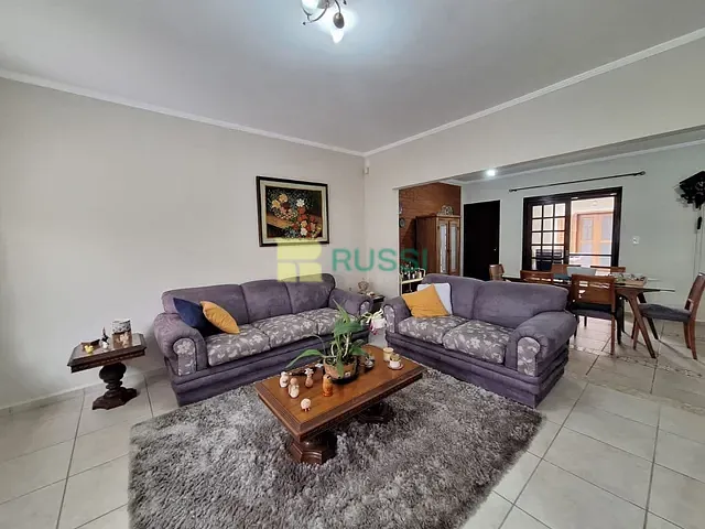 Sobrado com 250m² 3 quartos e 3 banheiros, à venda, no bairro Cidade Jardim em Jacareí