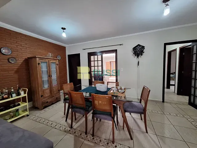 Sobrado com 250m² 3 quartos e 3 banheiros, à venda, no bairro Cidade Jardim em Jacareí