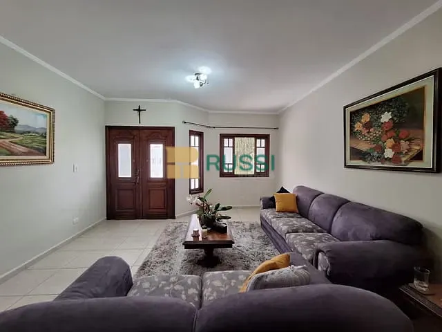 Sobrado com 250m² 3 quartos e 3 banheiros, à venda, no bairro Cidade Jardim em Jacareí
