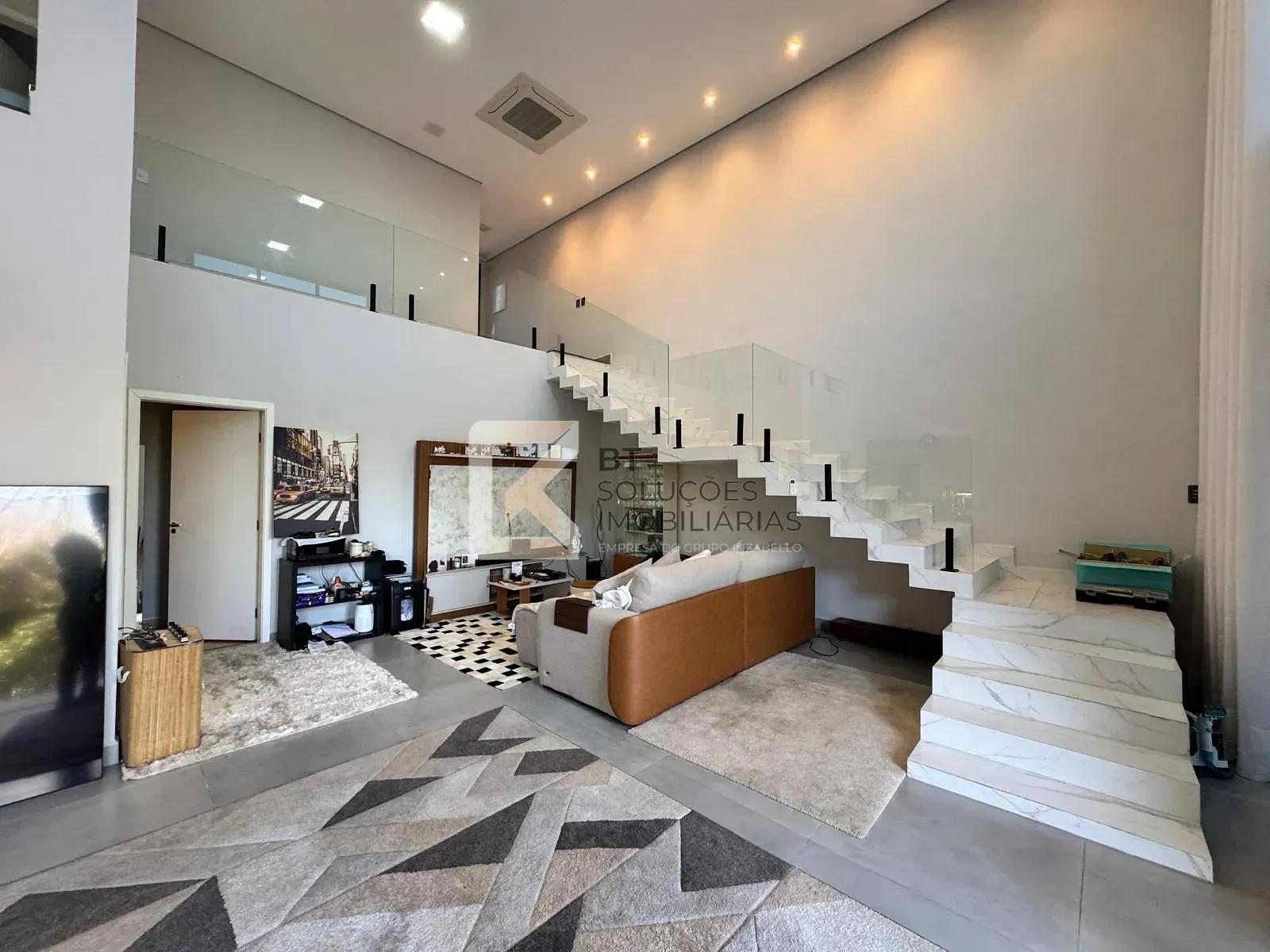 Sobrado, 3 quartos, 199 m² - Foto 1