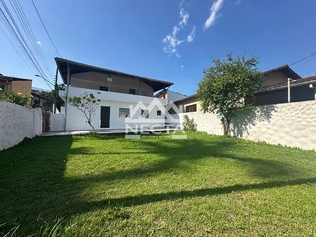 Sobrado com 250m² 5 quartos e 3 banheiros, à venda, no bairro Massaguaçu em Caraguatatuba
