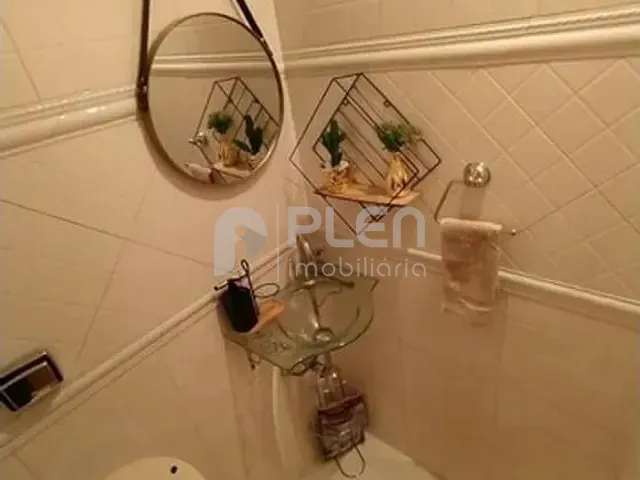 Sobrado com 250m² 3 quartos e 2 banheiros, à venda, no bairro Vila Mazzei em São Paulo