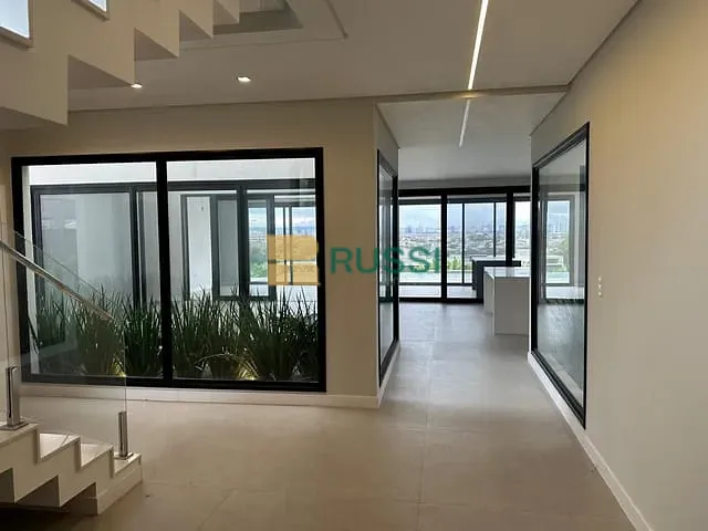 Sobrado com 720m² 4 quartos e 6 banheiros, à venda, no bairro Urbanova em São José dos Campos