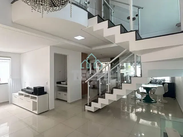 Sobrado com 350m² 3 quartos e 3 banheiros, à venda, no bairro Caminho Novo em Tremembé