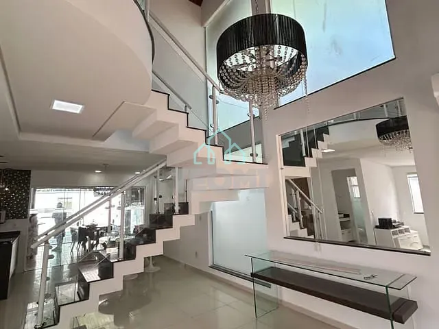 Sobrado com 350m² 3 quartos e 3 banheiros, à venda, no bairro Caminho Novo em Tremembé