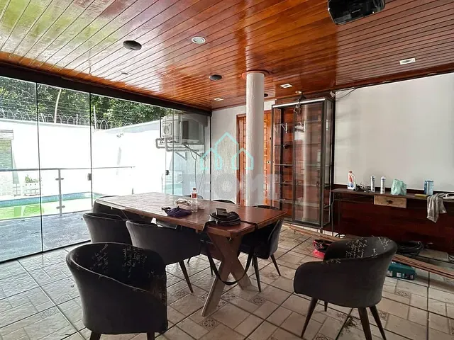Sobrado com 350m² 3 quartos e 3 banheiros, à venda, no bairro Caminho Novo em Tremembé