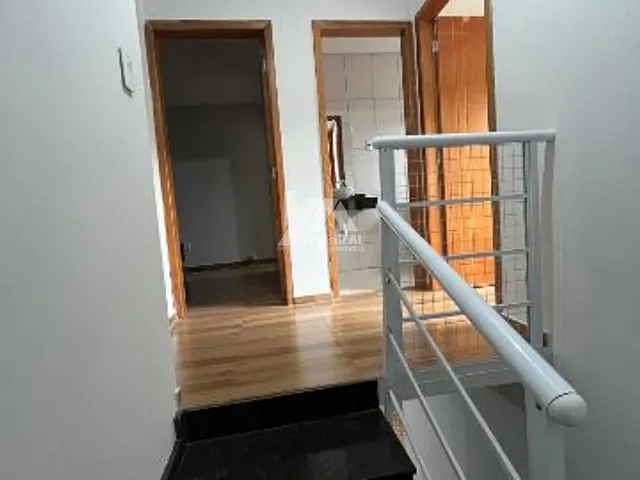 Sobrado com 87m² 3 quartos e 3 banheiros, à venda ou para alugar, no bairro Oficinas em Ponta Grossa