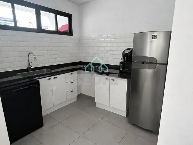 Sobrado 3 quartos e 2 banheiros, à venda, no bairro Morada dos Nobres em Taubaté