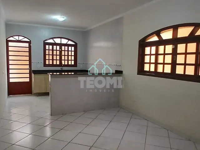 Sobrado 2 quartos e 2 banheiros, à venda, no bairro Loteamento Residencial e Comercial Bosque Flamboyant em Taubaté