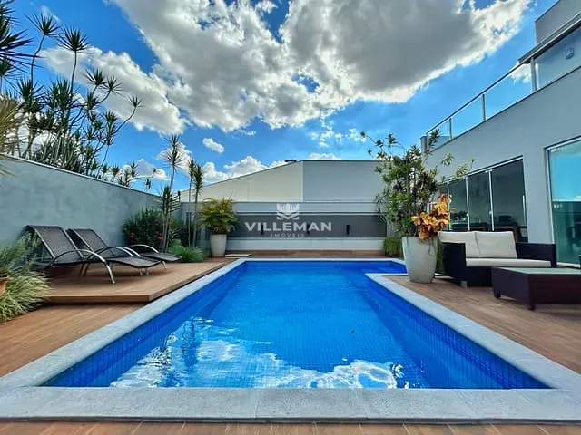 Sobrado com 455m² 4 quartos e 4 banheiros, à venda, no bairro Vila Nova Júnior em Maringá