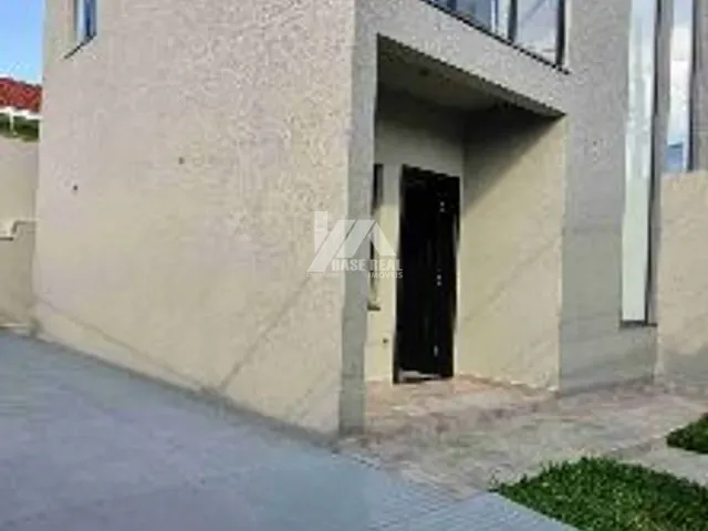 Sobrado 2 quartos e 2 banheiros, à venda, no bairro Ronda em Ponta Grossa
