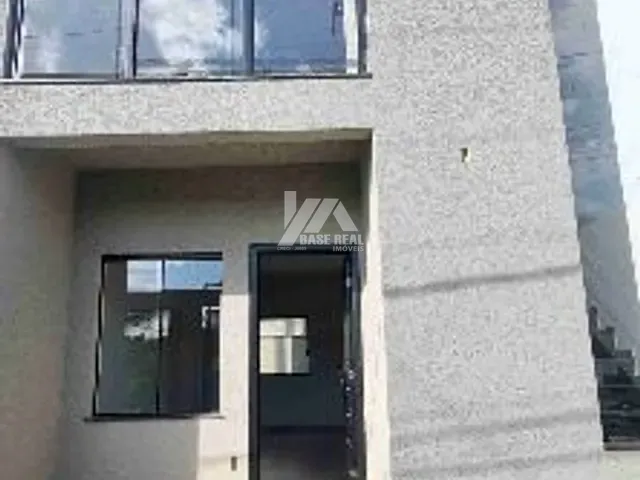 Sobrado 2 quartos e 2 banheiros, à venda, no bairro Ronda em Ponta Grossa