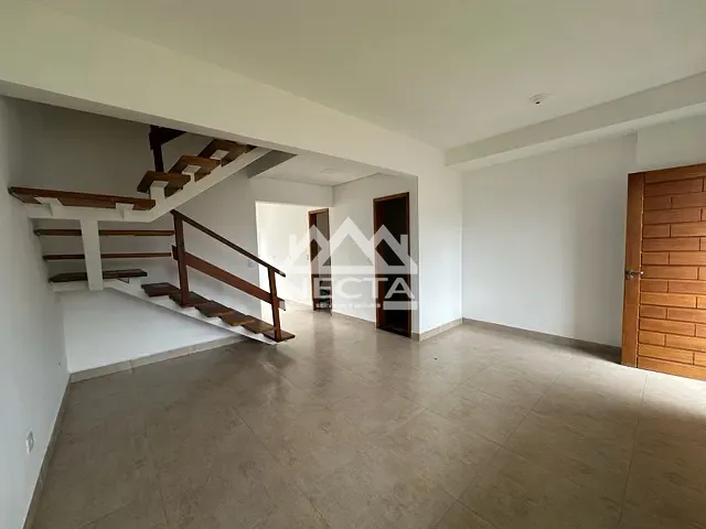 Sobrado com 110m² 3 quartos e 3 banheiros, à venda, no bairro Indaiá em Caraguatatuba