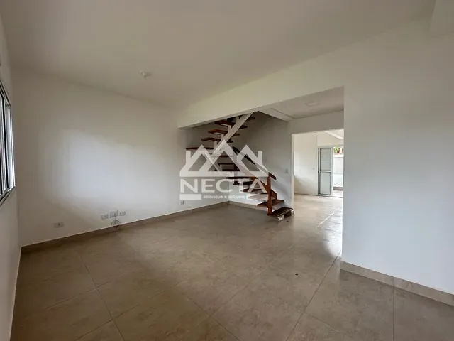 Sobrado com 110m² 3 quartos e 3 banheiros, à venda, no bairro Indaiá em Caraguatatuba