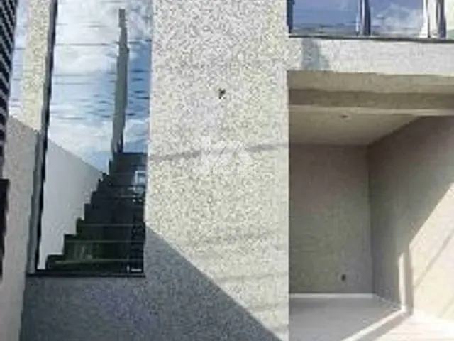 Sobrado 2 quartos e 2 banheiros, à venda, no bairro Ronda em Ponta Grossa