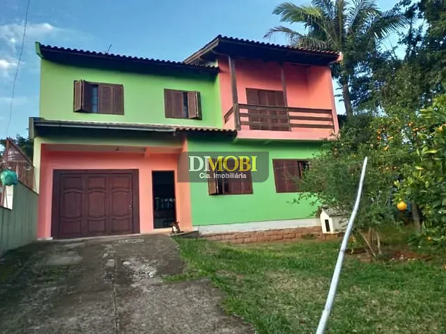 Sobrado com 300m² 4 quartos e 3 banheiros, à venda, no bairro Parque Espírito Santo em Cachoeirinha