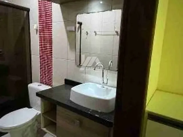 Sobrado 2 quartos e 2 banheiros, à venda, no bairro Oficinas em Ponta Grossa