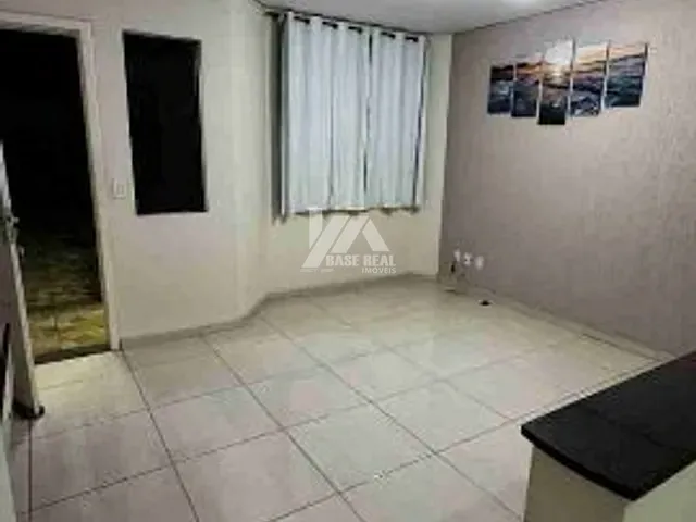 Sobrado 2 quartos e 2 banheiros, à venda, no bairro Oficinas em Ponta Grossa