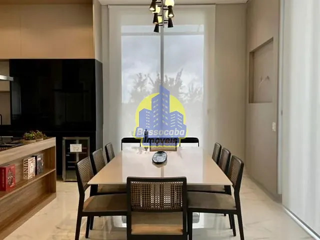 Sobrado com 558m², à venda, no bairro Granja Viana em Carapicuíba