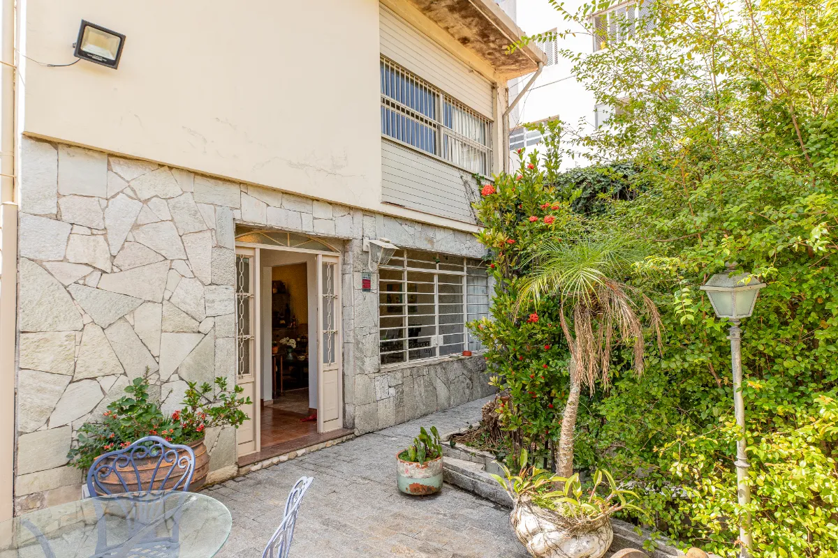 Sobrado para venda em Jardim das Bandeiras com 3 quartos, 232m²