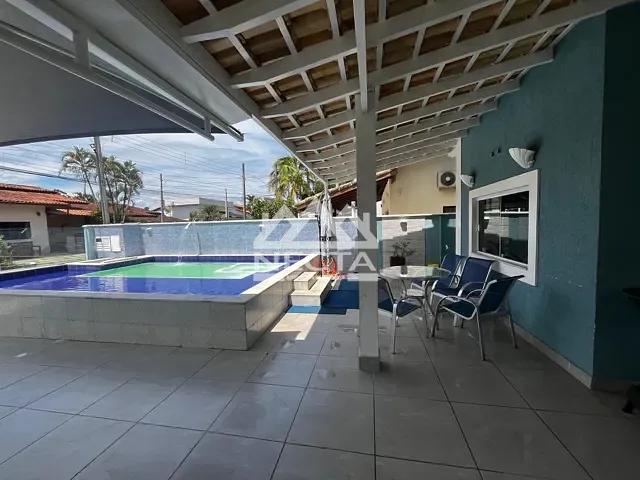 Sobrado com 240m² 4 quartos e 3 banheiros, à venda, no bairro Canto do Mar em São Sebastião