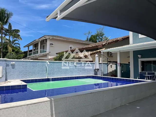 Sobrado com 240m² 4 quartos e 3 banheiros, à venda, no bairro Canto do Mar em São Sebastião
